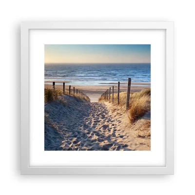 Poster in een witte lijst - Het geluid van de zee, het zingen van vogels, een wild strand tussen het gras... - 30x30 cm