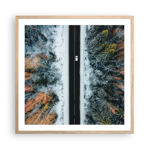 Een poster in een licht eiken lijst - Snijd door het winterbos - 60x60 cm