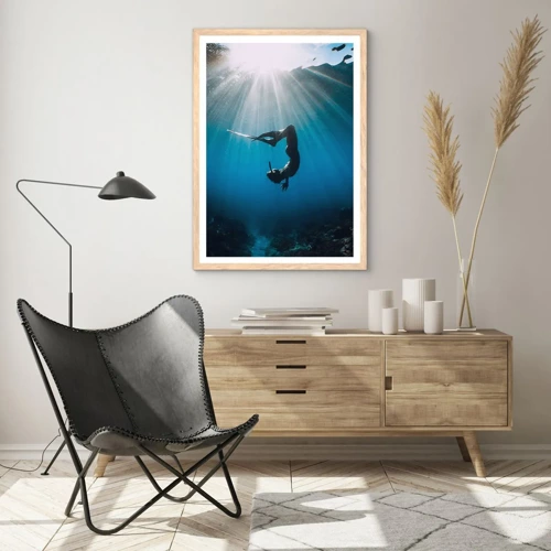 Een poster in een licht eiken lijst - onderwaterdans - 50x70 cm