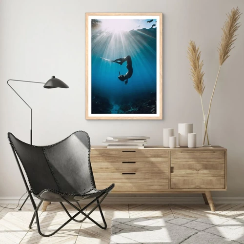 Een poster in een licht eiken lijst - onderwaterdans - 61x91 cm