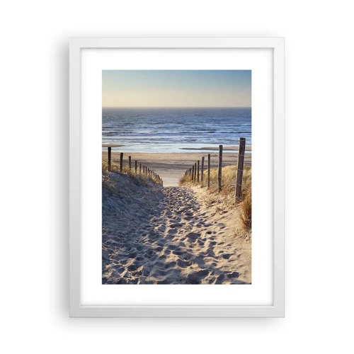 Poster in een witte lijst - Het geluid van de zee, het zingen van vogels, een wild strand tussen het gras... - 30x40 cm