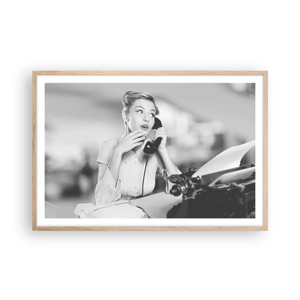 Een poster in een licht eiken lijst - Hallo, het zijn de jaren 50. - 91x61 cm