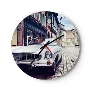 Wandklok - Klok - Een klassieke auto op een geplaveide straat, omringd door huurkazernes - 30x30cm - Het verleden is vandaag - Moderne wanddecoratie voor woonkamer, keuken en slaapkamer ARTTOR