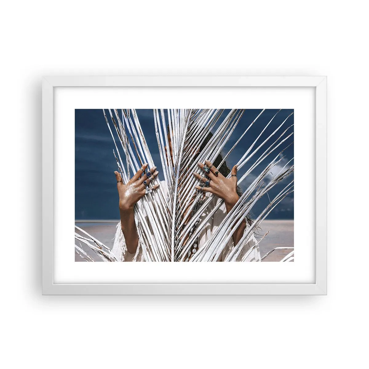 Poster in een witte lijst - Het meisje van de sjamaan? - 40x30 cm