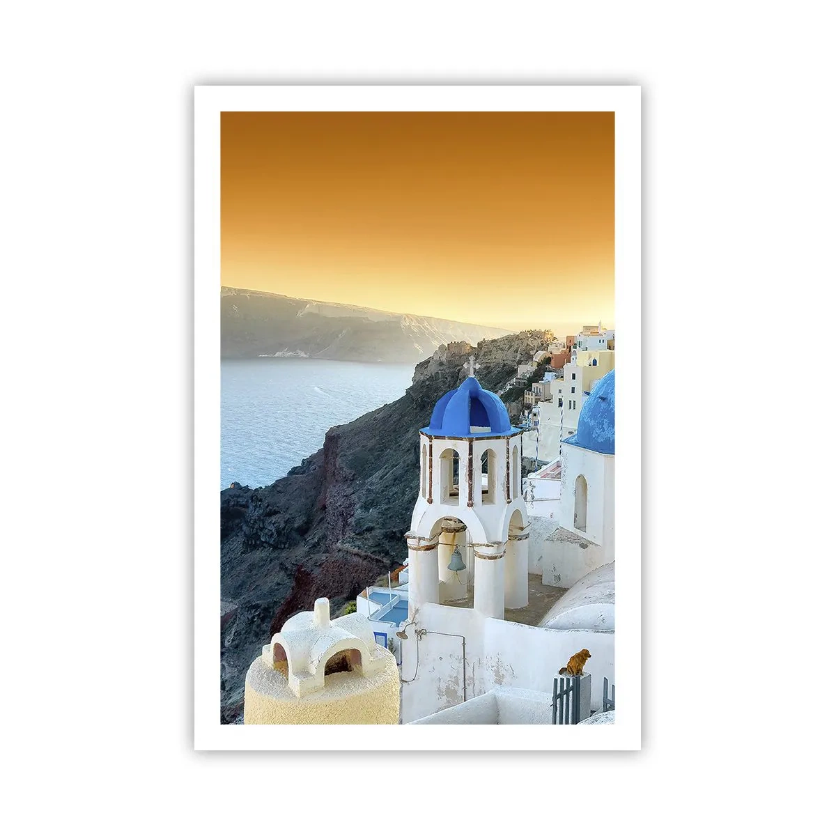 Poster - Santorini - genesteld tegen de rotsen - 61x91 cm