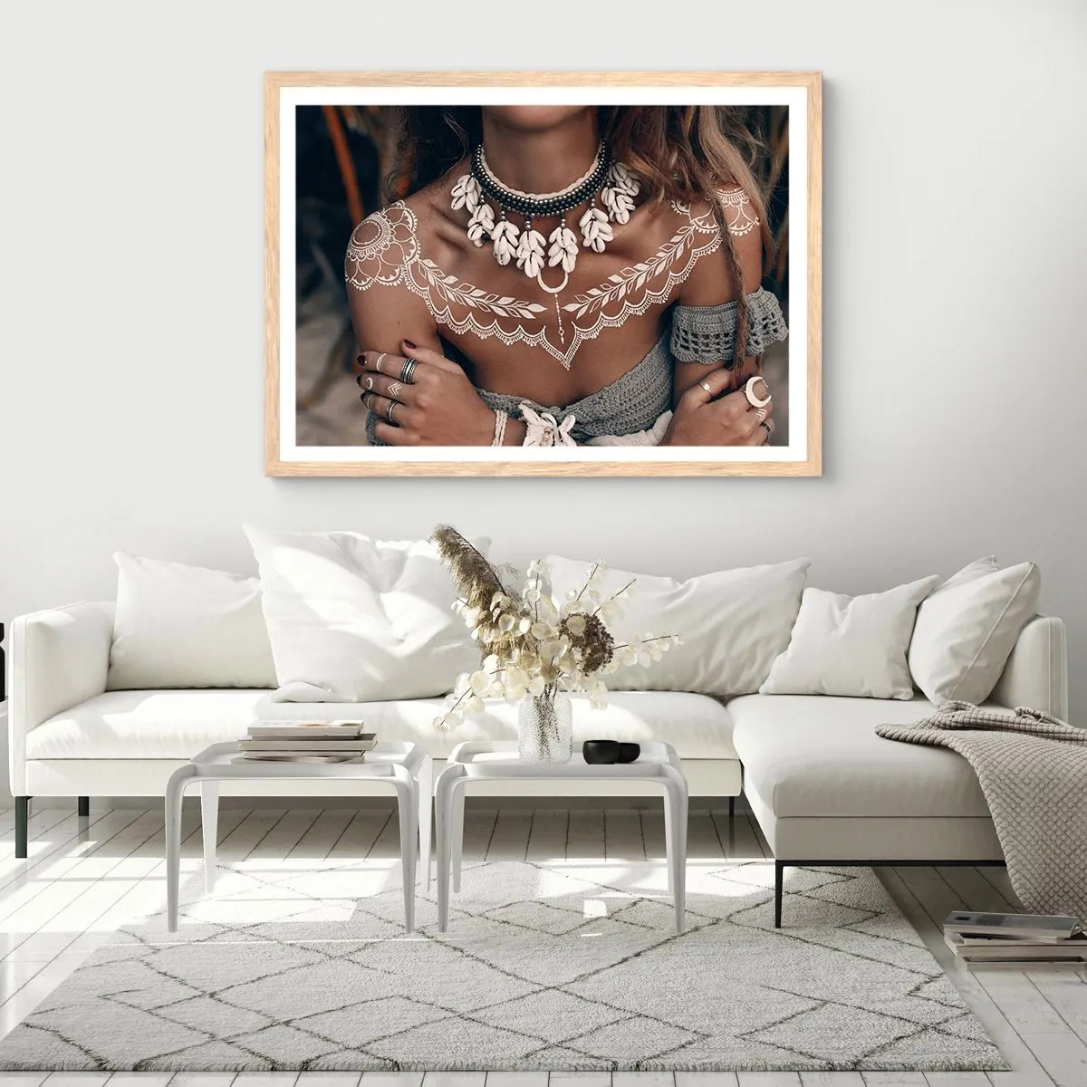 Een poster in een licht eiken lijst - Talismannen, rituelen van vrouwelijkheid - 70x50 cm