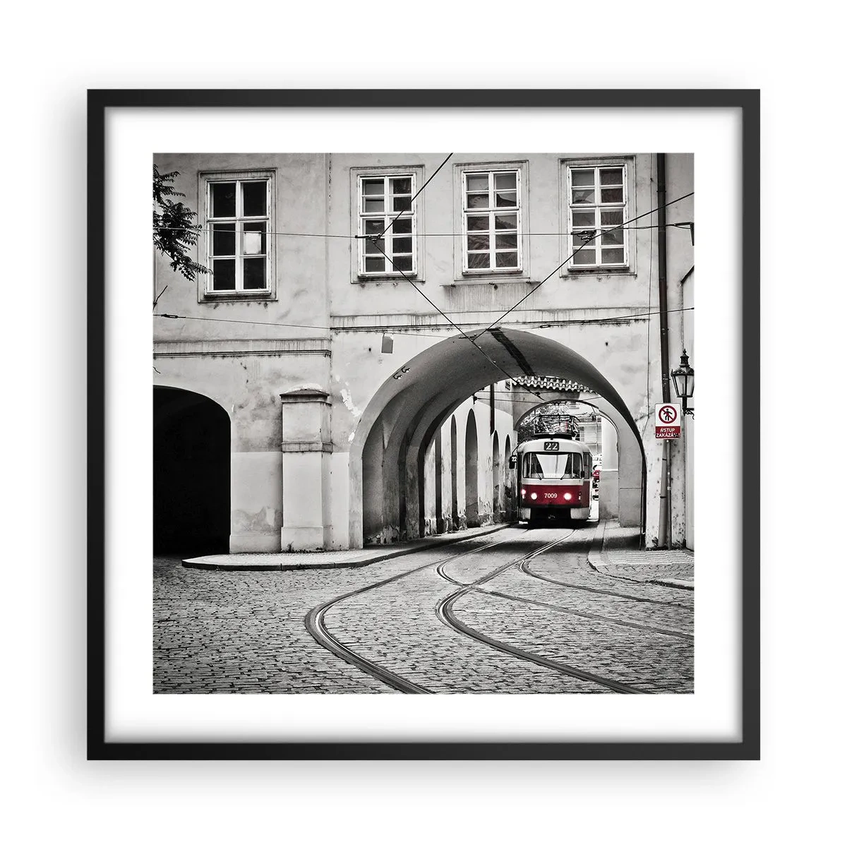 Poster in een zwarte lijst - Door het doolhof van de stad - 50x50 cm
