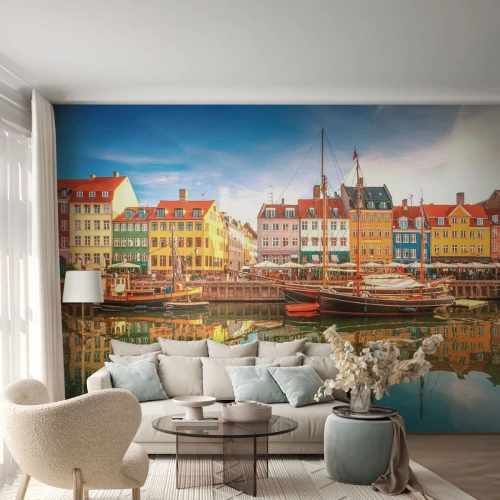 Fotobehang Premium Sand - Over het water zo glad als een spiegel - Landschap, Architectuur, Kopenhagen - 250x175 cm