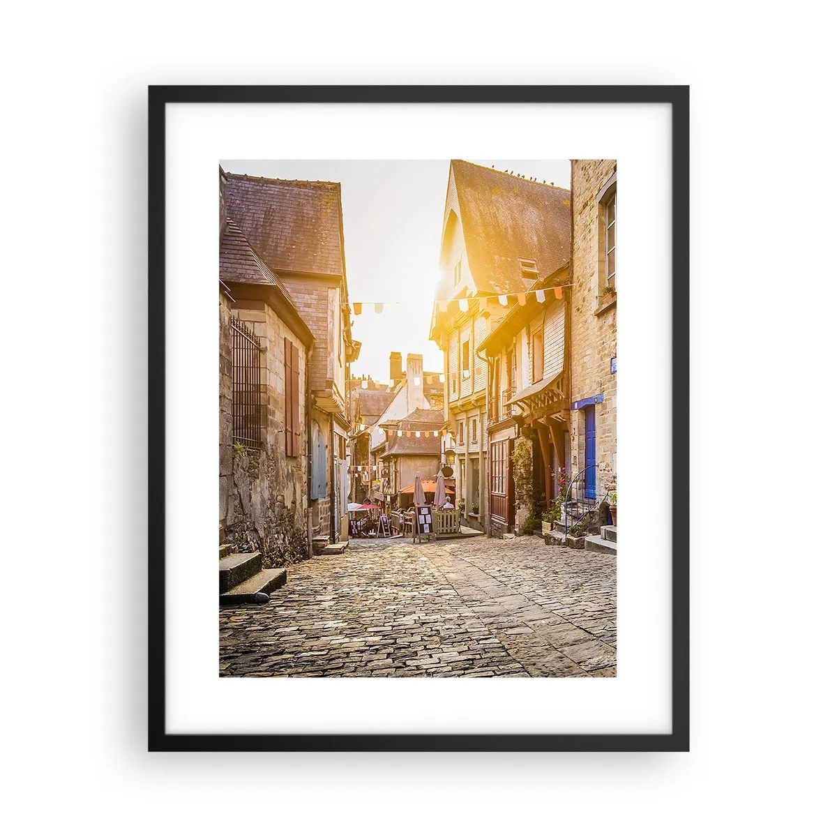 Poster in een zwarte lijst - De witte geest van het stadje - 40x50 cm
