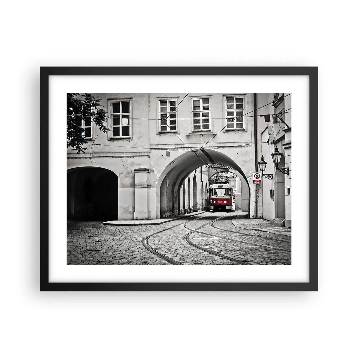 Poster in een zwarte lijst - Door het doolhof van de stad - 50x40 cm