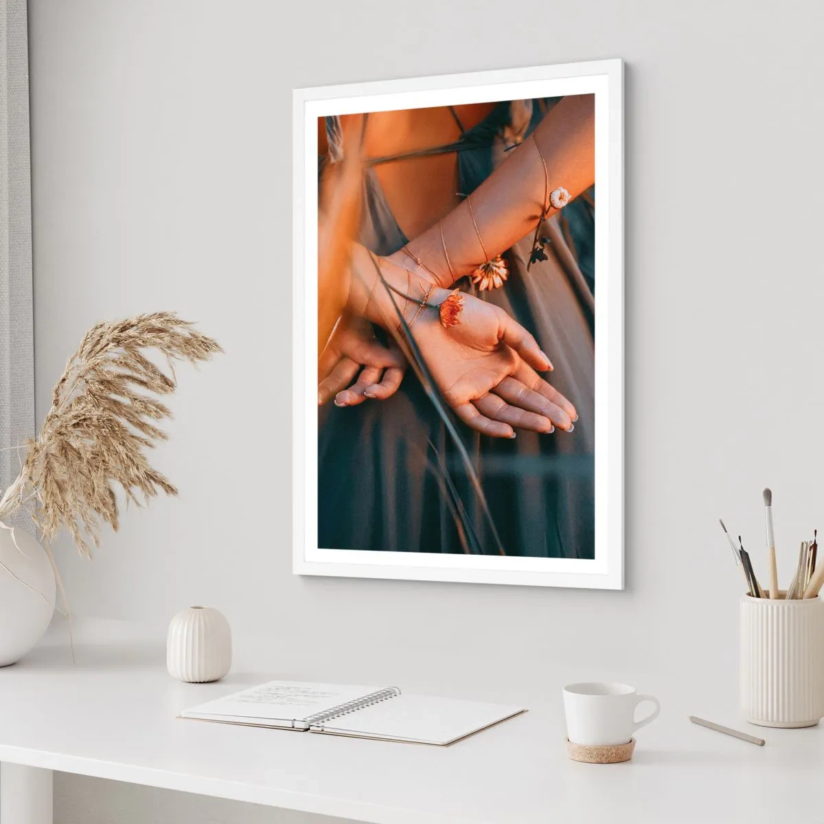 Poster in een witte lijst - Verbonden met de natuur - 70x100 cm