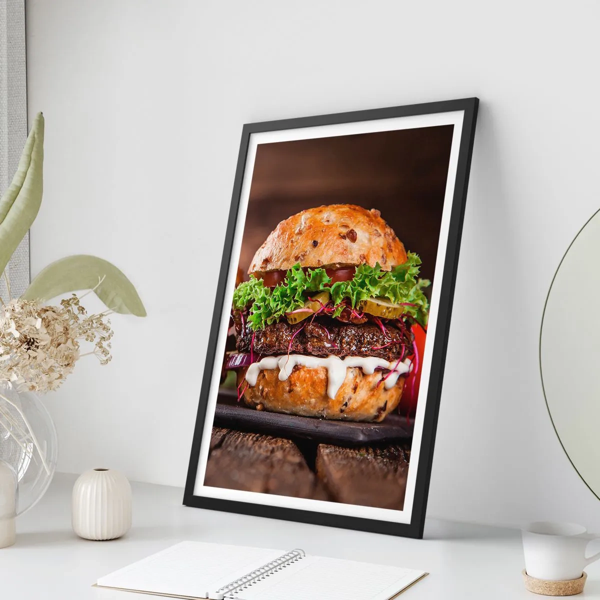 Poster in een zwarte lijst - Smakelijke burger met groenten en saus - 50x70cm - Amerikaanse droom - Moderne wanddecoratie voor woonkamer en slaapkamer ARTTOR