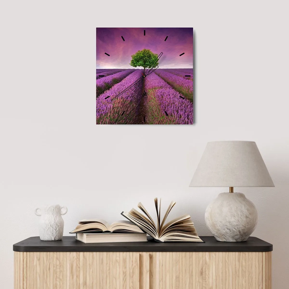 Wandklok - Klok - Op lavendelvelden - 30x30 cm
