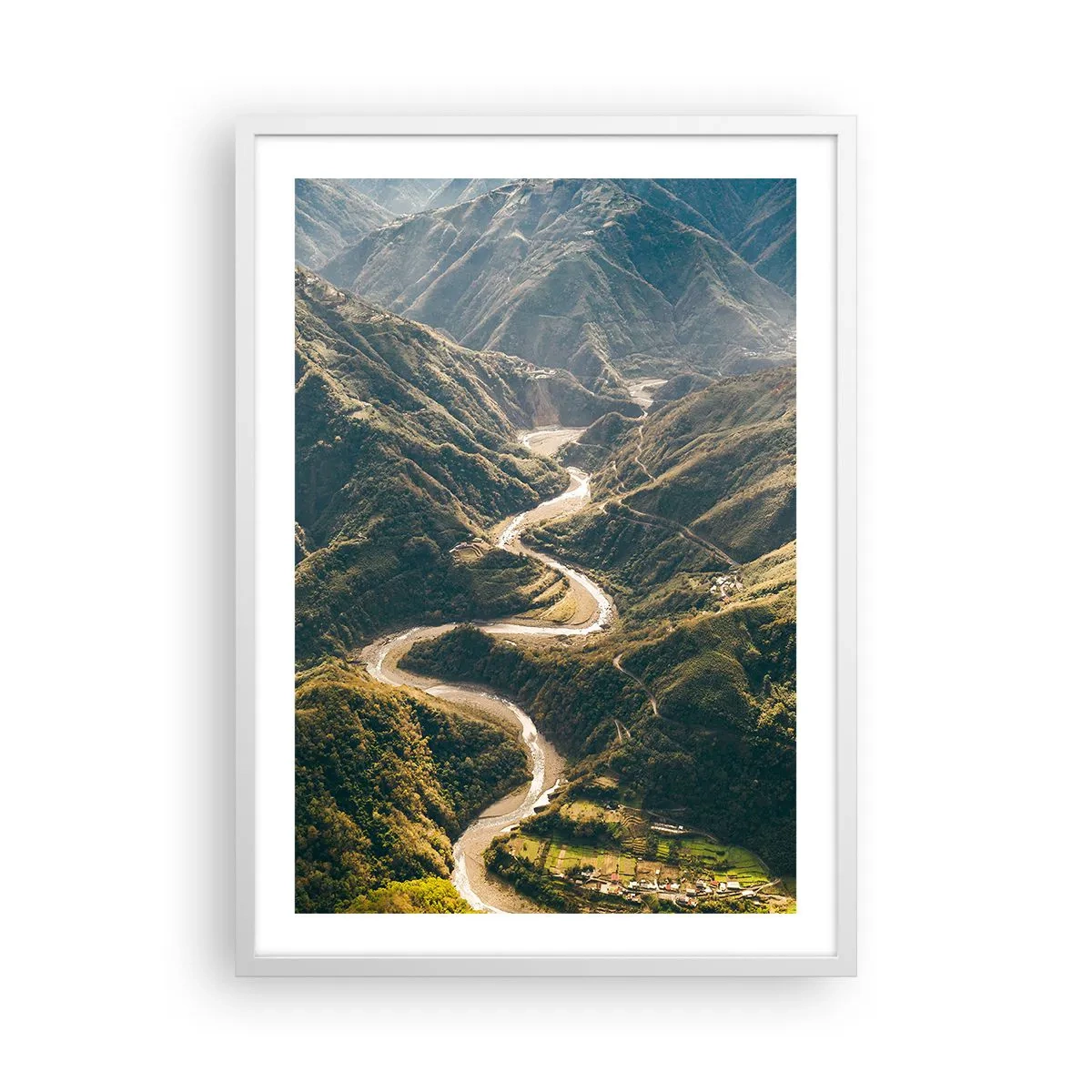 Poster in een witte lijst - Recht uit het hart van de bergen - 50x70 cm
