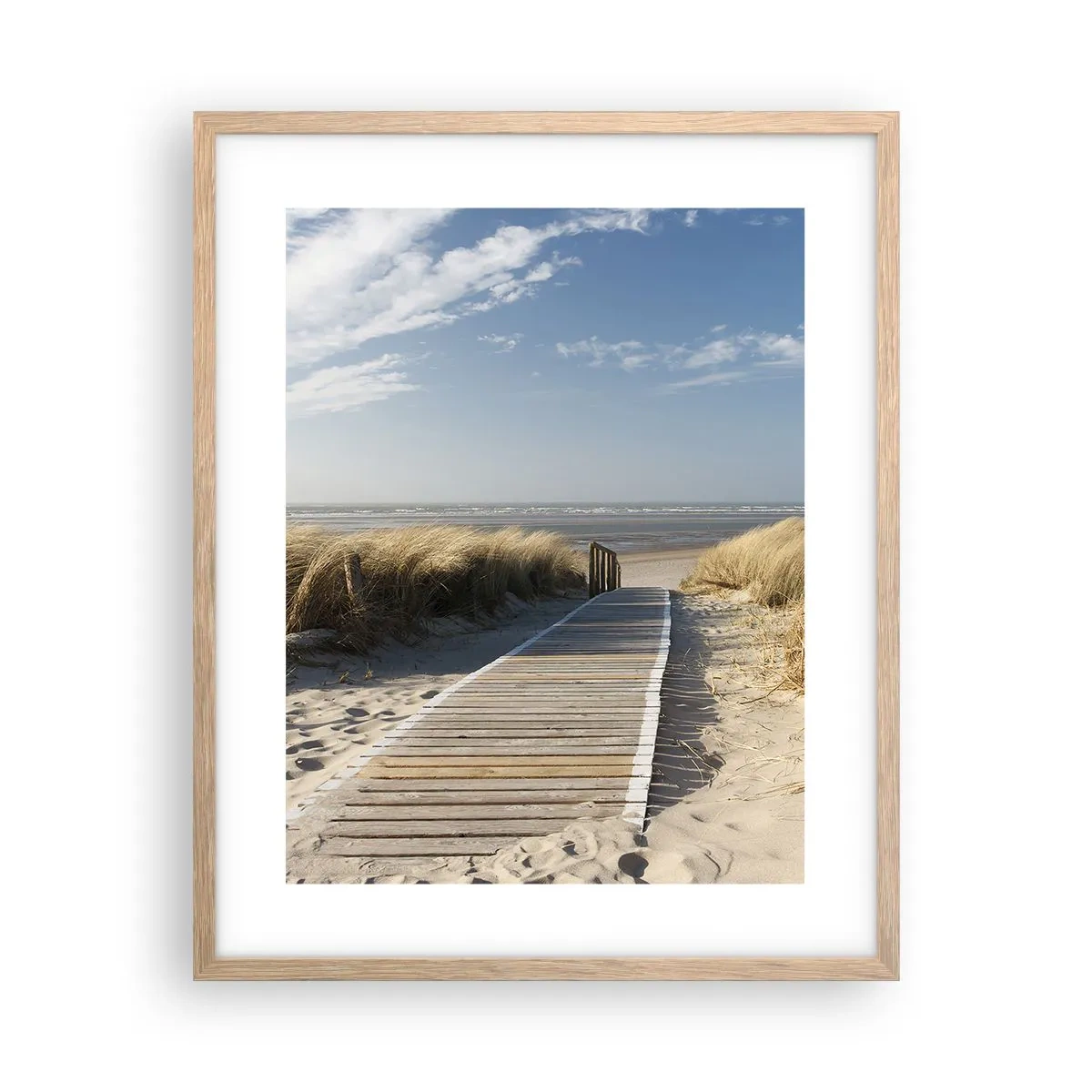 Een poster in een licht eiken lijst - Achter het duin, in het ruisen van gras - 40x50 cm