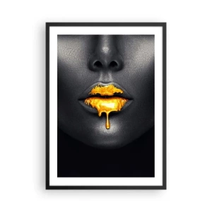 Poster in een zwarte lijst - Gezicht van een zwarte vrouw met oranje verf op haar lippen - 50x70cm - Goldmouth - Moderne wanddecoratie voor woonkamer en slaapkamer ARTTOR