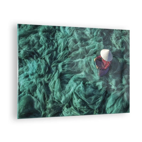 Schilderen op glas - Een vrouw met een traditionele hoed die netten repareert - 70x50cm - In een zee van netten - Moderne wanddecoratie voor woonkamer en slaapkamer ARTTOR
