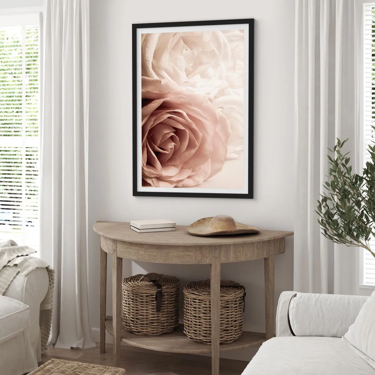 Poster in een zwarte lijst - In het hart van een roos - 70x100 cm