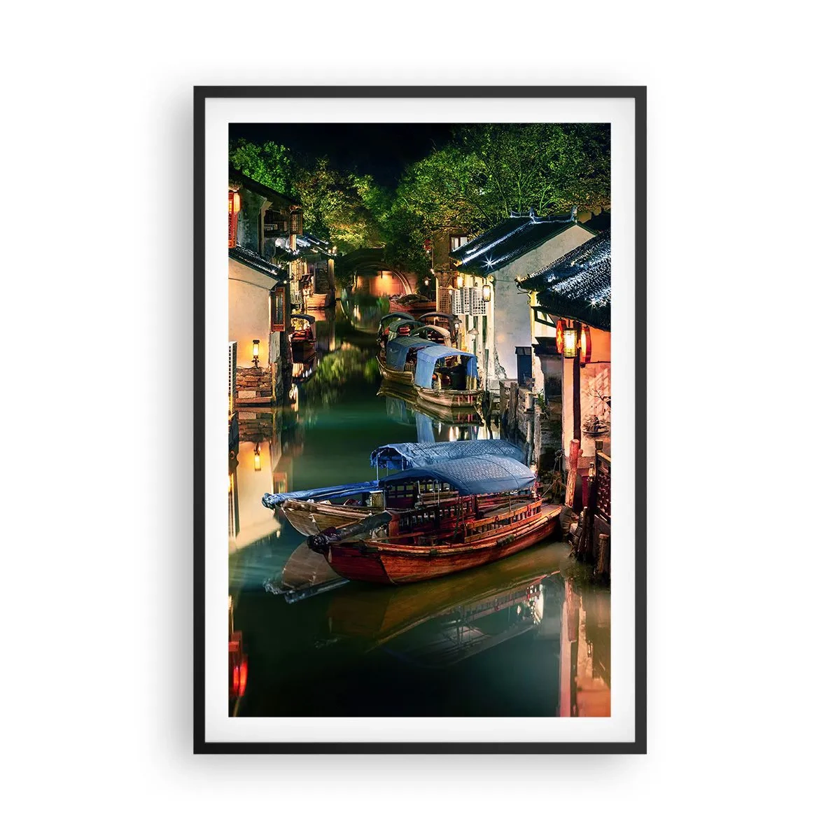 Poster in een zwarte lijst - Een avond op een Chinese straat - 61x91 cm