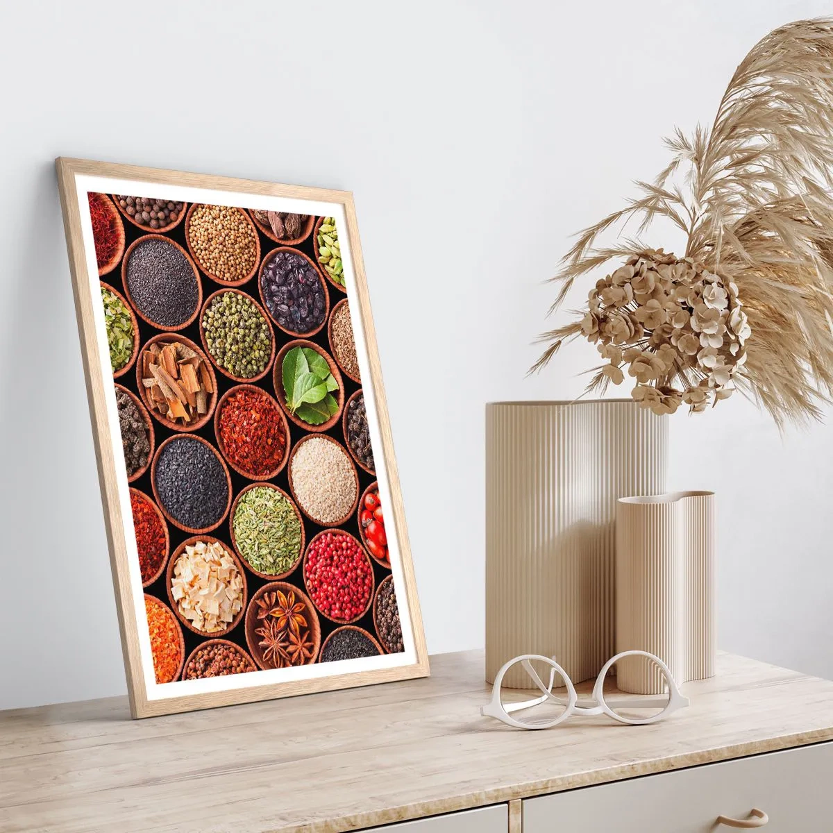 Een poster in een licht eiken lijst - Alle smaken van de wereld - 50x70 cm