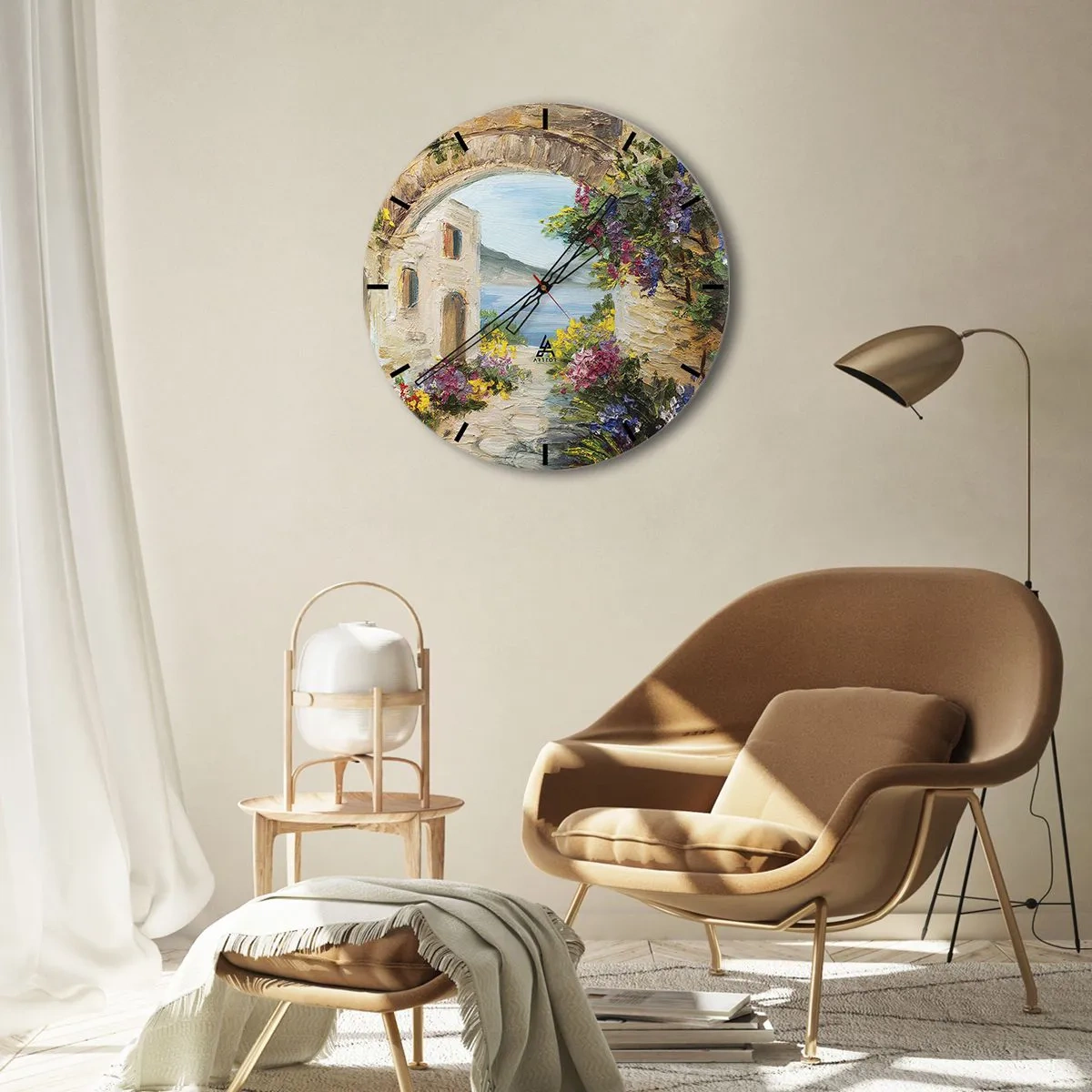 Wandklok - Klok - Sfeervolle straat met bloemen en uitzicht op zee - 30x30cm - De charme van een kustprovincie - Moderne wanddecoratie voor woonkamer, keuken en slaapkamer ARTTOR