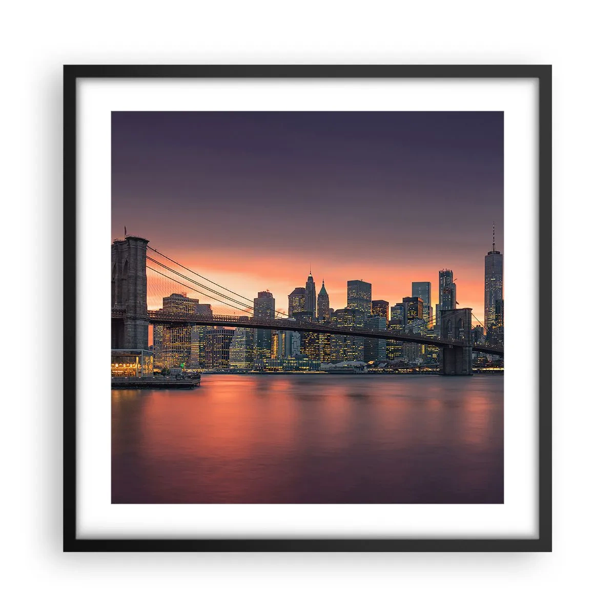 Poster in een zwarte lijst - Ondergedompeld in lila stilte - 50x50 cm