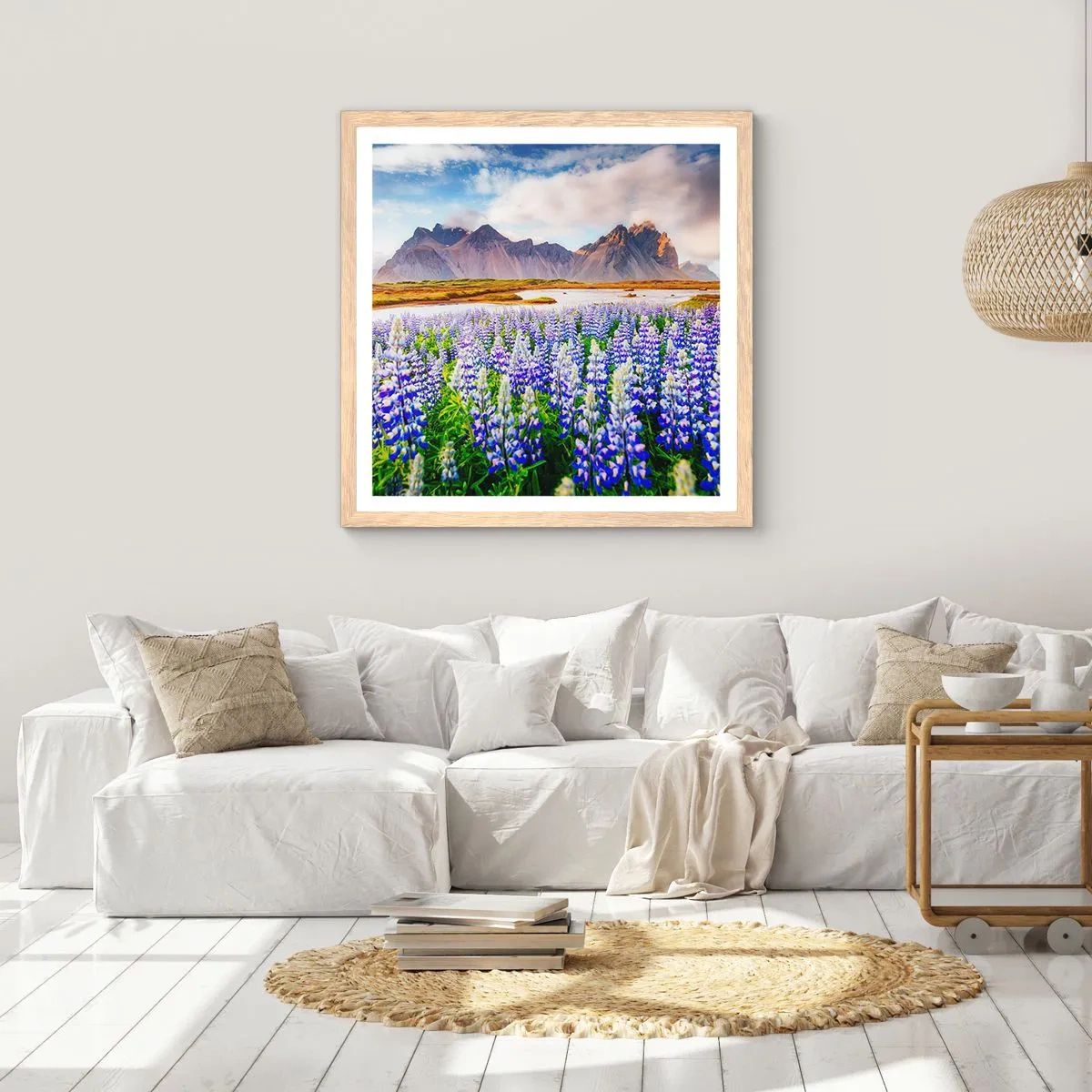 Een poster in een licht eiken lijst - Kracht en soberheid naast zachtheid - 40x40 cm