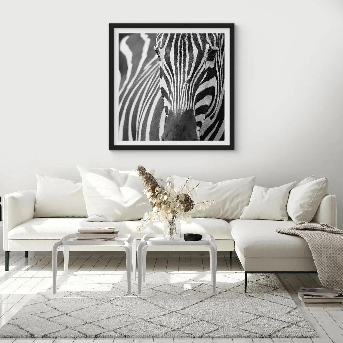 Poster in een zwarte lijst - De wereld is zwart-wit - 50x50 cm