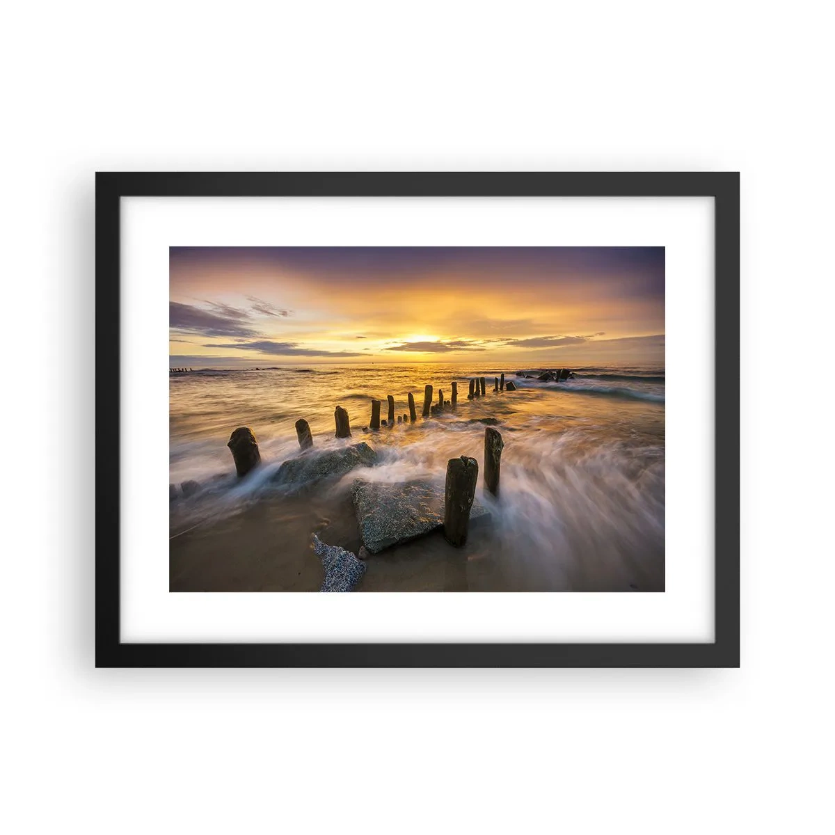 Poster in een zwarte lijst - De rauwe schoonheid van de Oostzee - 40x30 cm