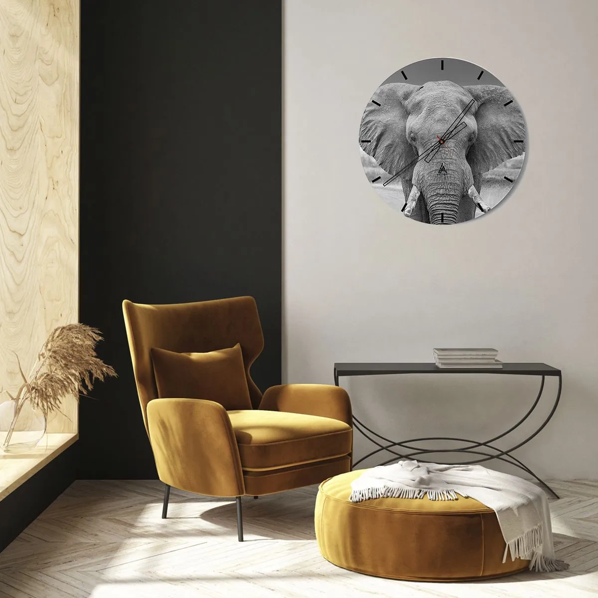 Wandklok - Klok - Een zwart-witfoto van een olifant die recht in de camera kijkt. - 30x30cm - Welkom in mijn wereld - Moderne wanddecoratie voor woonkamer, keuken en slaapkamer ARTTOR
