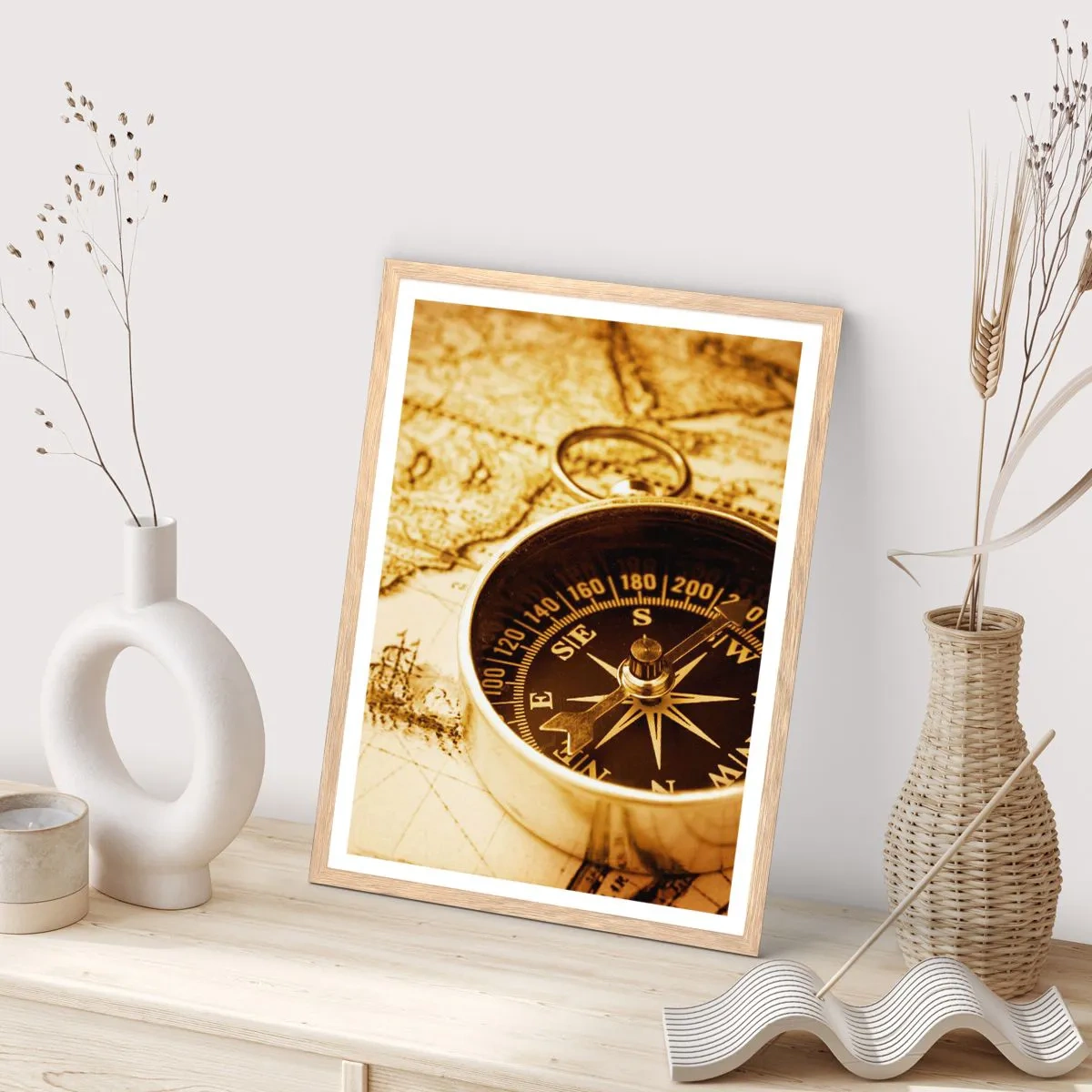 Een poster in een licht eiken lijst - Oost of west? - 50x70 cm