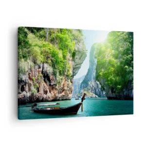 Schilderen op canvas - Een traditionele boot tegen een achtergrond van tropische kliffen en turquoise wateren - 70x50cm - Een uitnodiging voor een exotische reis - Moderne wanddecoratie voor woonkamer en slaapkamer ARTTOR