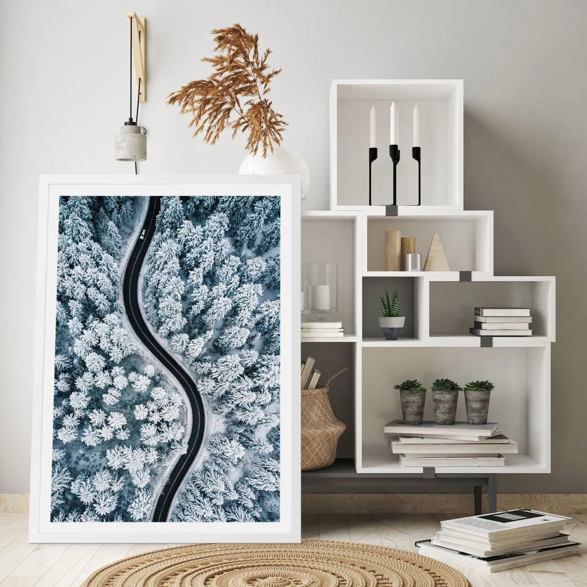 Poster in een witte lijst - Door het winterbos - 70x100 cm