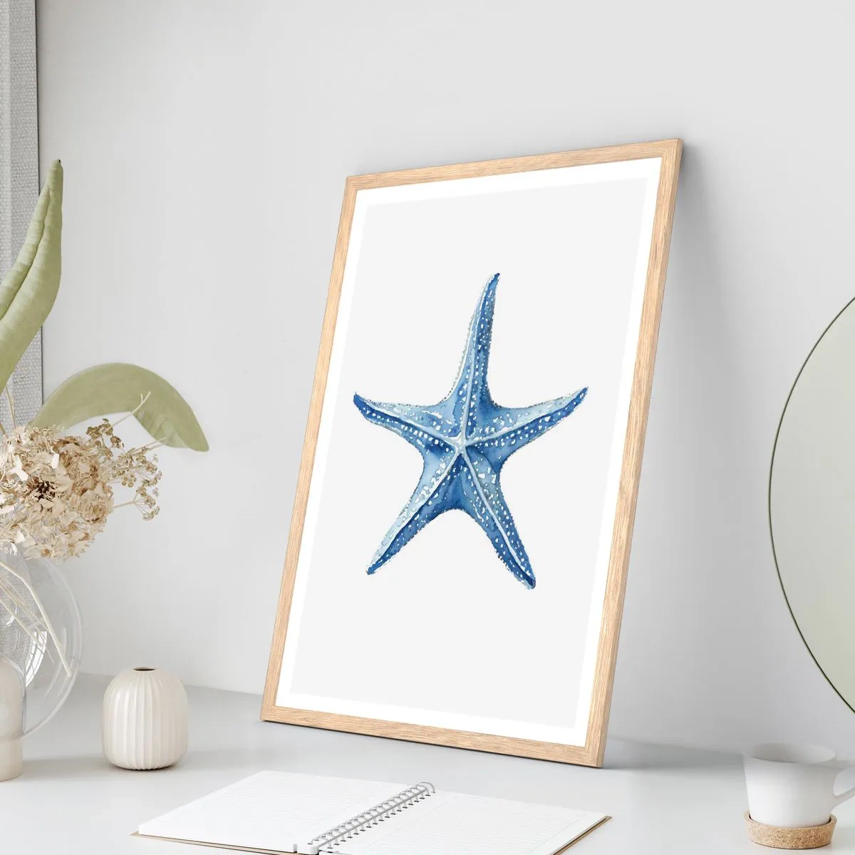 Een poster in een licht eiken lijst - Ster van de zee - 40x50 cm