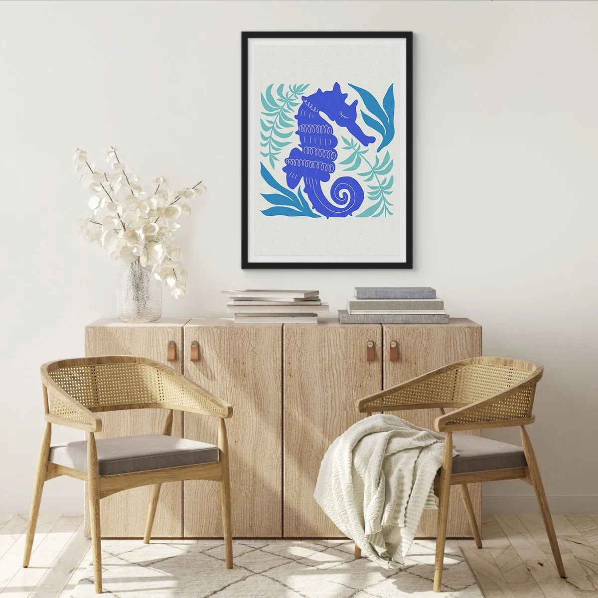 Poster in een zwarte lijst - Een gestileerd zeepaardje omgeven door vegetatie. - 50x70cm - In een onderwaterweide - Moderne wanddecoratie voor woonkamer en slaapkamer ARTTOR