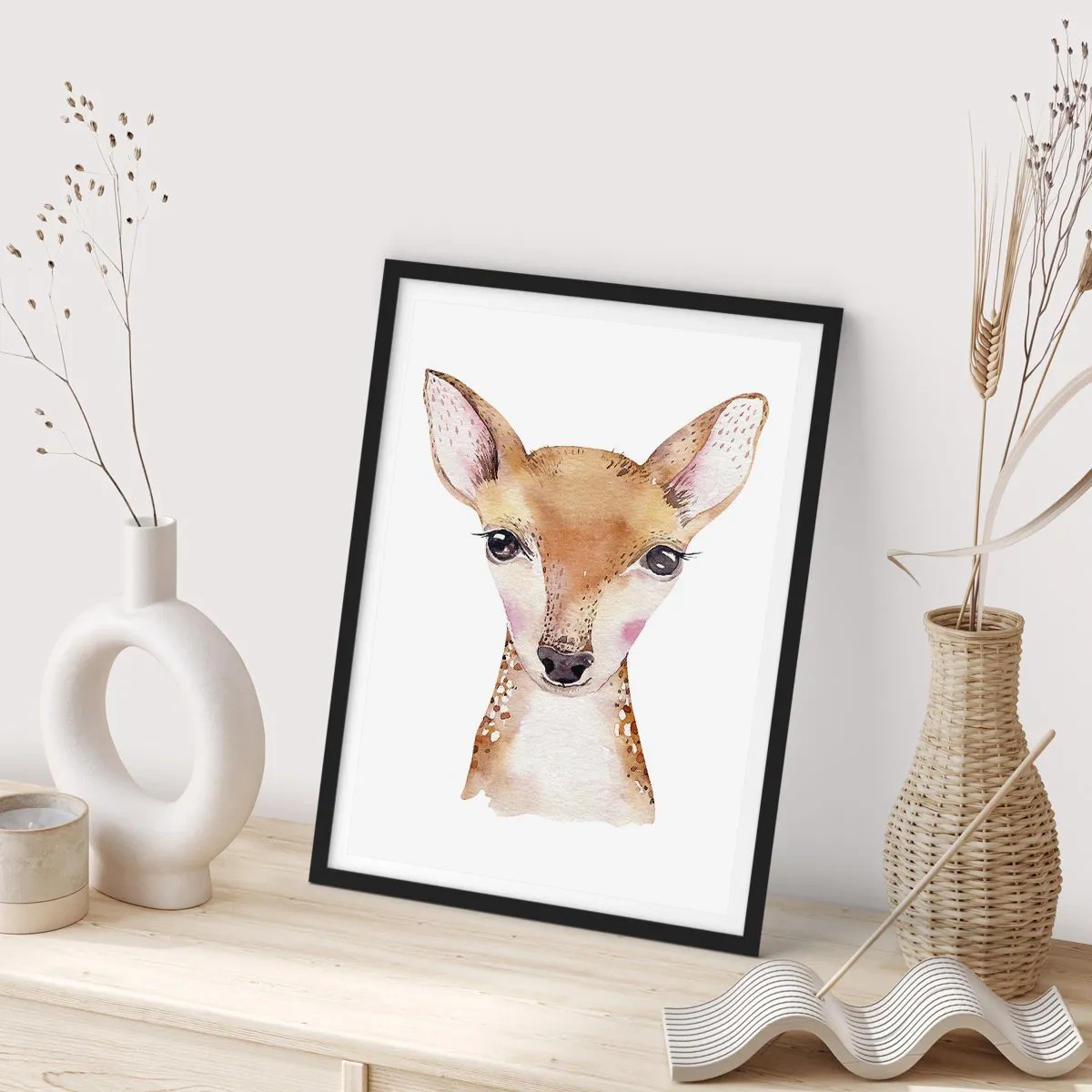 Poster in een zwarte lijst - Aquarelportret van een jong hert op een witte achtergrond - 50x70cm - De aard van onschuld - Moderne wanddecoratie voor woonkamer en slaapkamer ARTTOR
