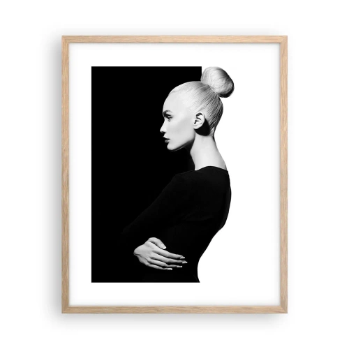 Een poster in een licht eiken lijst - Gewoon een vrouw - 40x50 cm