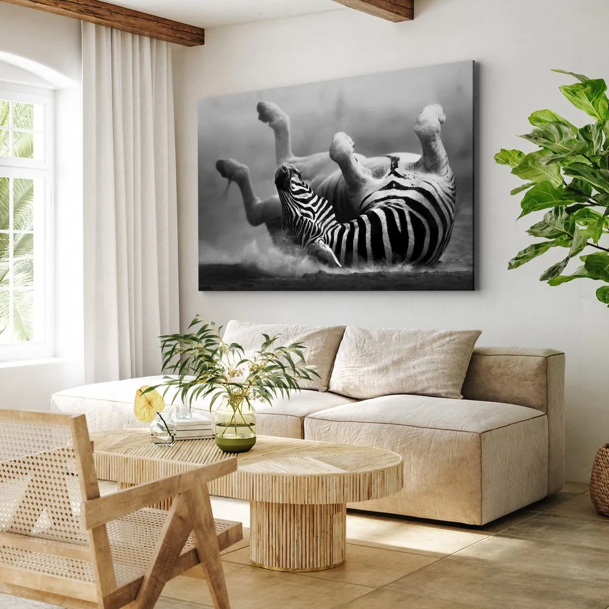 Schilderen op canvas - Een zwart-witte zebra die door het zand rolt - 70x50cm - Niet alleen het paard zou lachen - Moderne wanddecoratie voor woonkamer en slaapkamer ARTTOR