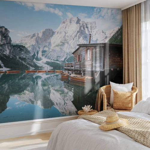 Fotobehang Premium Canvas - Een kristalheldere bergochtend - Berglandschap, Zon, Meer - 350x256 cm