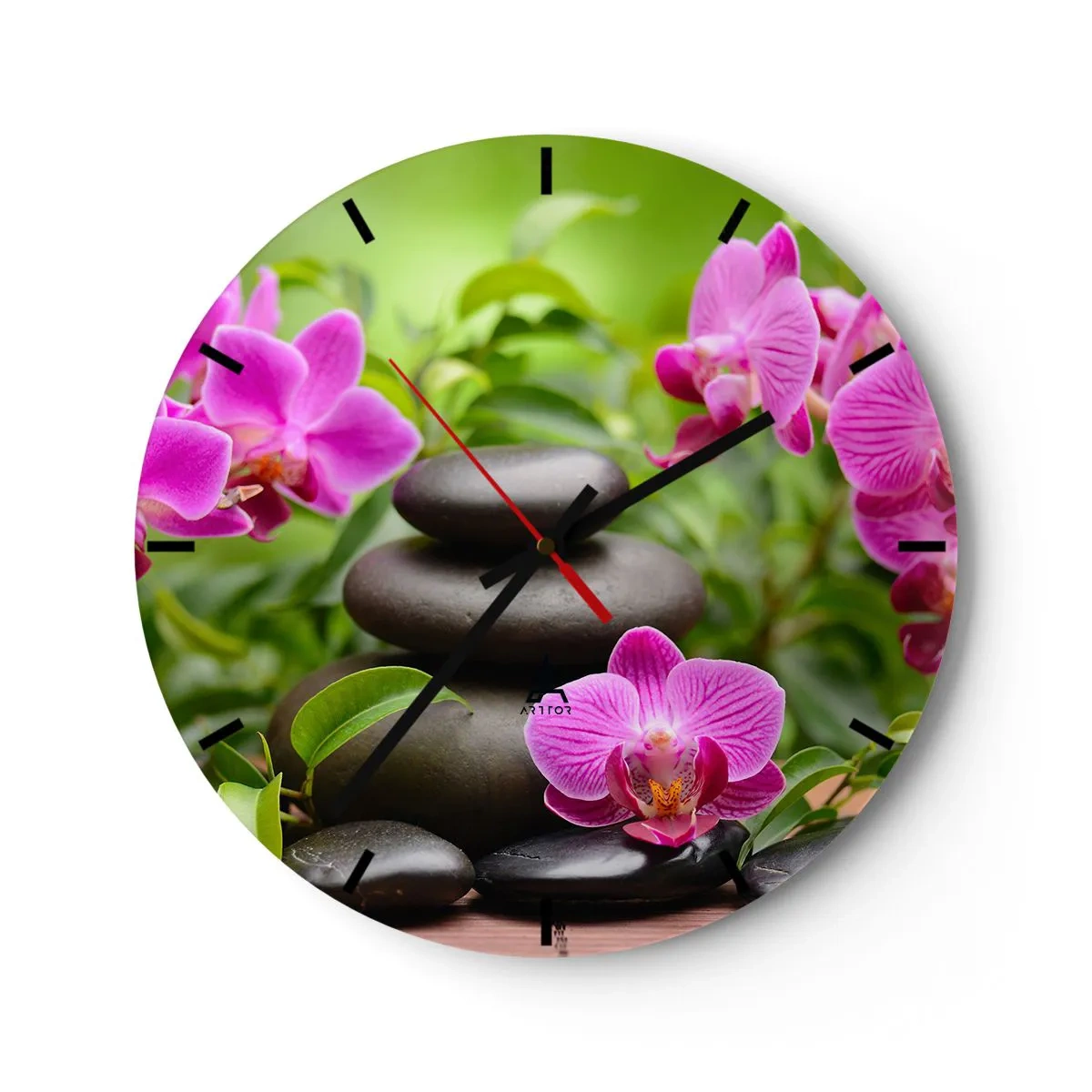 Wandklok - Klok - Zwarte stenen en roze orchideeën tegen een groene achtergrond - 30x30cm - De piramide van vrede - Moderne wanddecoratie voor woonkamer, keuken en slaapkamer ARTTOR