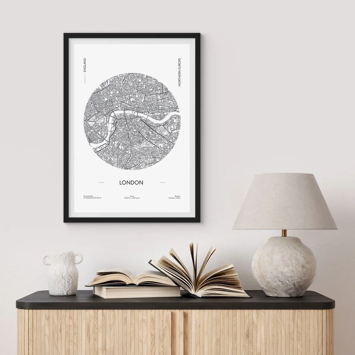 Poster in een zwarte lijst - Een minimalistische zwart-witkaart van Londen - 50x70cm - Anatomie van Londen - Moderne wanddecoratie voor woonkamer en slaapkamer ARTTOR