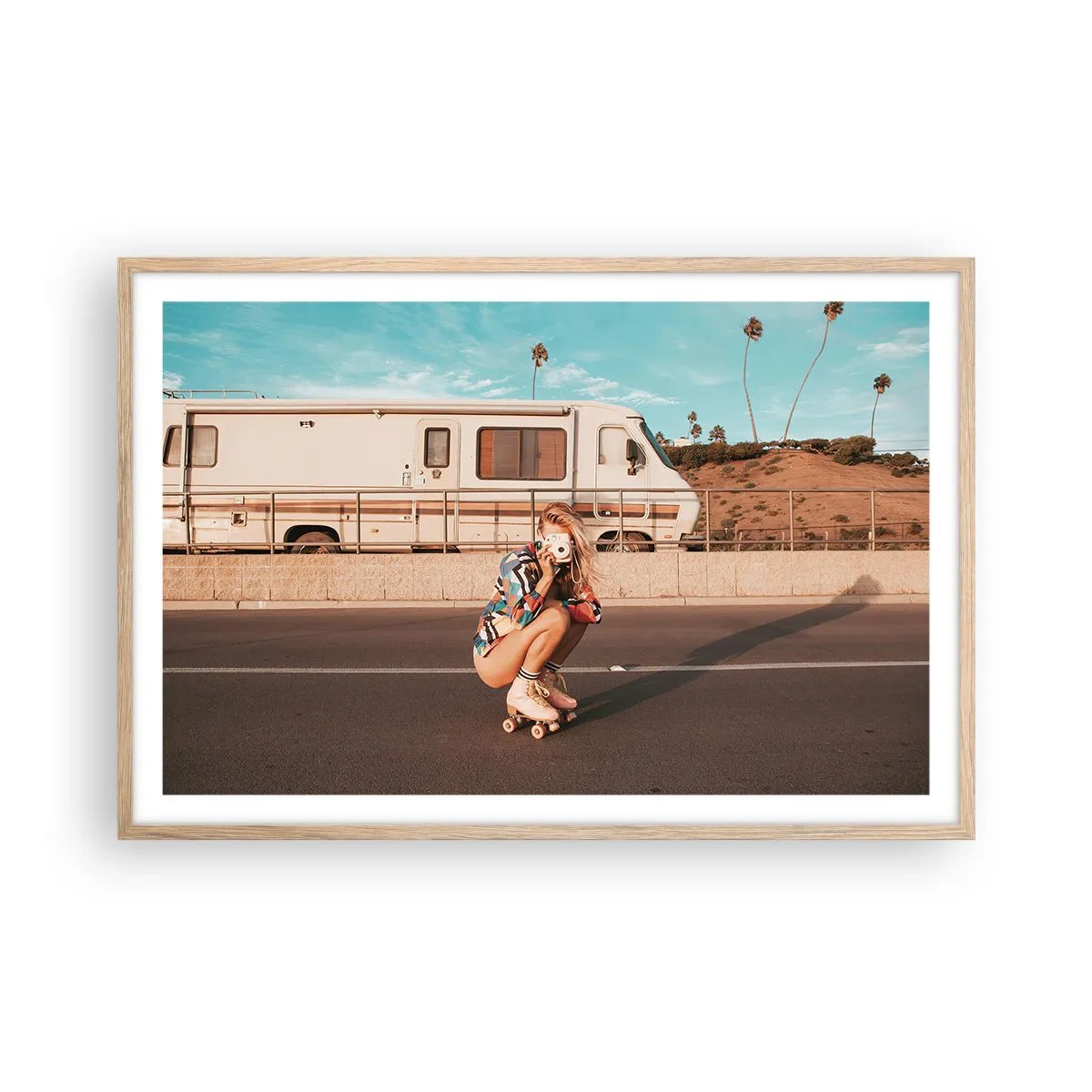 Een poster in een licht eiken lijst - Lach alsjeblieft! - 91x61 cm
