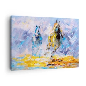 Schilderen op canvas - Twee paarden in beweging tegen de achtergrond van een abstract landschap - 70x50cm - Galopperen door de schittering - Moderne wanddecoratie voor woonkamer en slaapkamer ARTTOR