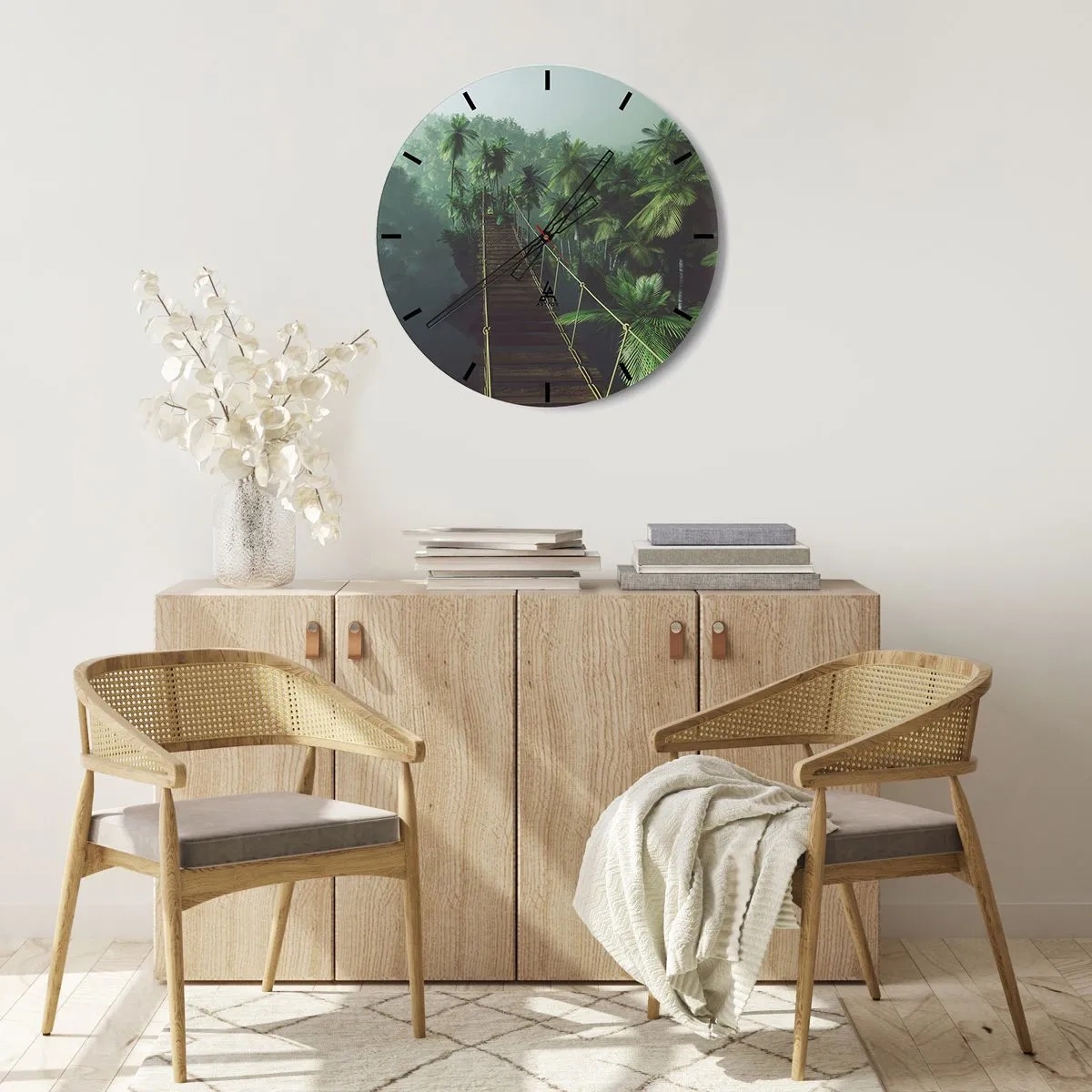 Wandklok - Klok - Een hangbrug in een tropisch woud, omgeven door mist. - 30x30cm - Over de branding van groen - Moderne wanddecoratie voor woonkamer, keuken en slaapkamer ARTTOR