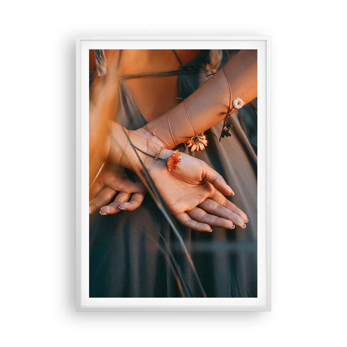 Poster in een witte lijst - Verbonden met de natuur - 70x100 cm