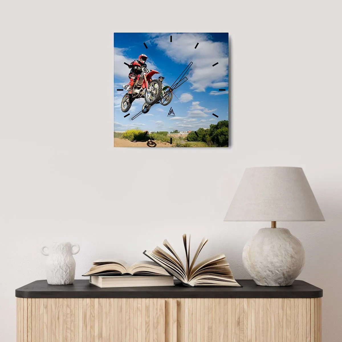 Wandklok - Klok - Luchtsprong - 30x30 cm