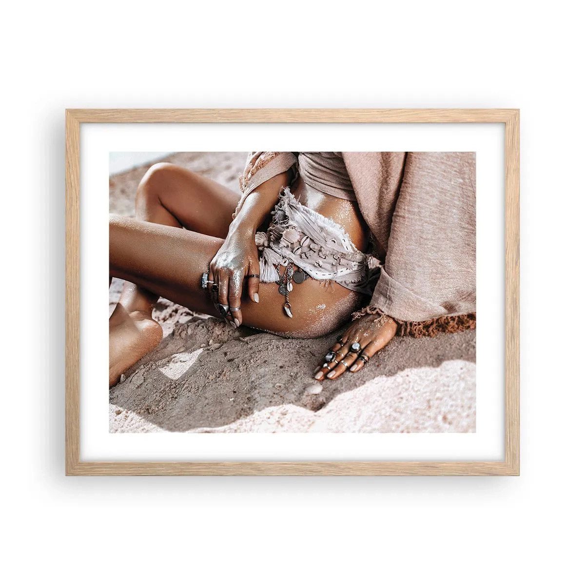 Een poster in een licht eiken lijst - Door de golven gegooid? - 50x40 cm