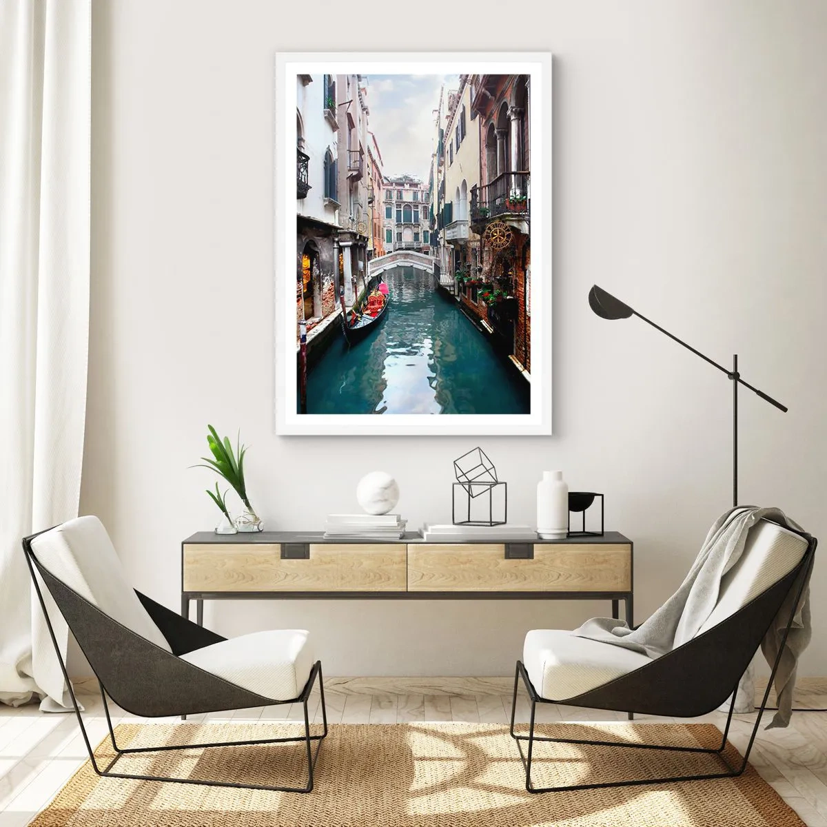 Poster in een witte lijst - Venetiaans landschap met een gondel en een brug - 70x100 cm