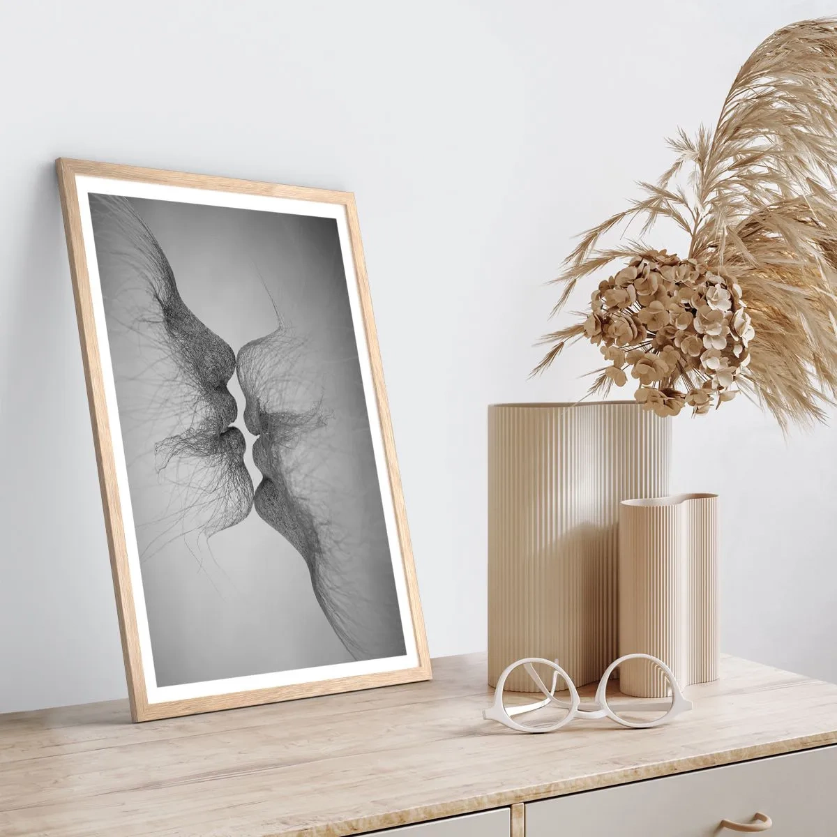 Een poster in een licht eiken lijst - Kus van de wind - 61x91 cm