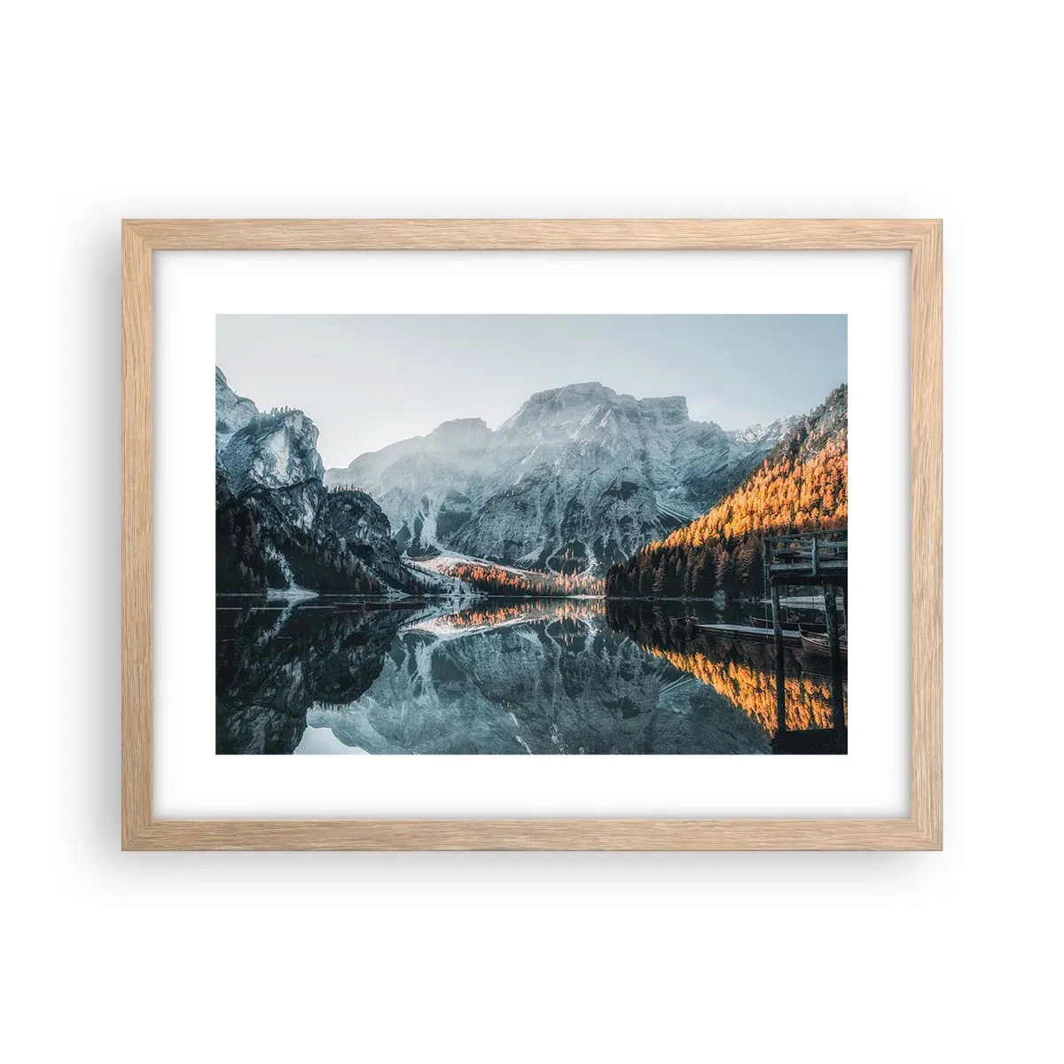 Een poster in een licht eiken lijst - Spiegel landschap - 40x30 cm